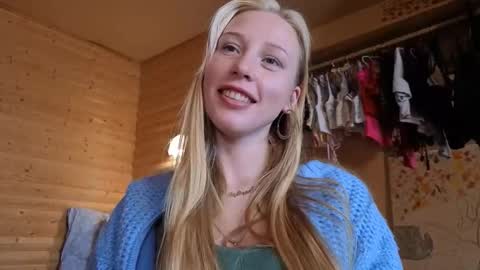 Snapshot of _sweetsky_ chatting on March 2026 10:10:01 AM _sweetsky_ online show from March 2026 10:10:01 AM