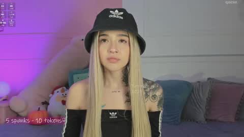 _tammarra_ online show from November 2025 12:41:02 PM