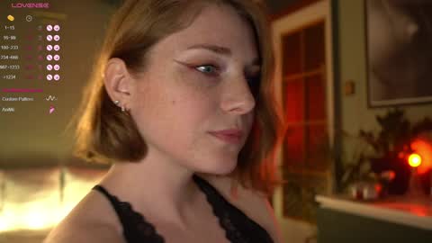 Snapshot of _the_sun_ chatting on June 2026 06:57:01 PM Evi online show from June 2026 06:57:01 PM