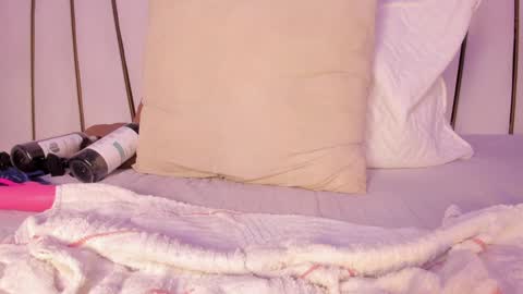 Rousse  online show from February 2025 10:43:02 PM