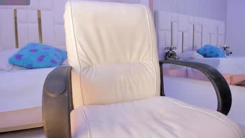 Rousse  online show from September 2025 07:13:01 PM