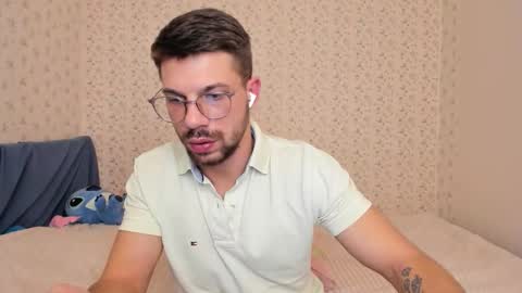 Tony Wolf online show from December 2025 09:43:02 PM