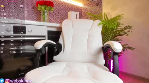 Julia online show from January 2025 03:09:02 AM