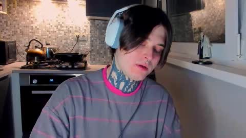 _torfin_ online show from February 2026 10:18:01 PM