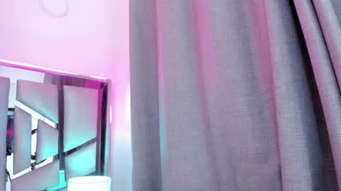 Snapshot of _valeria_saenz_ chatting on July 2026 02:20:01 AM _valeria_saenz_ online show from July 2026 02:20:01 AM