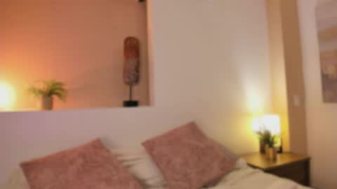 Victoria online show from April 2026 12:11:02 PM