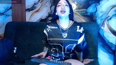 Snapshot of _weird_sativa chatting on April 2026 07:00:01 AM _weird_sativa online show from April 2026 07:00:01 AM