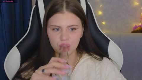 Fiona and Wayne online show from March 2026 06:47:02 PM