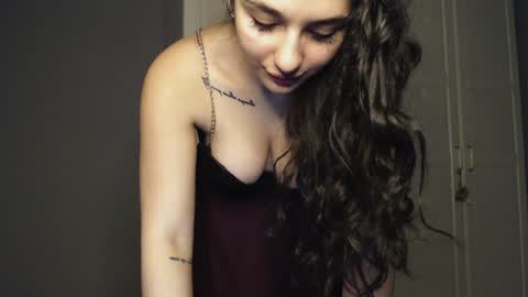 Niki online show from December 2024 10:06:02 PM