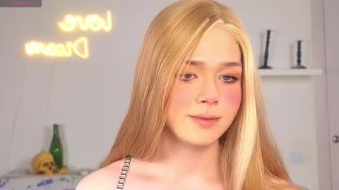 LITTLE FOX online show from October 2025 12:38:01 PM