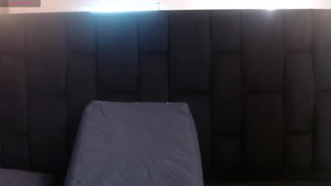 Yuyi online show from September 2025 12:32:02 PM