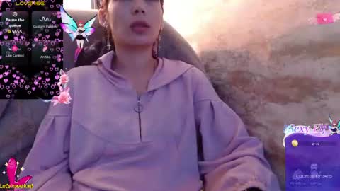 Snapshot of _yuyi chatting on July 2026 04:07:02 AM Yuyi online show from July 2026 04:07:02 AM