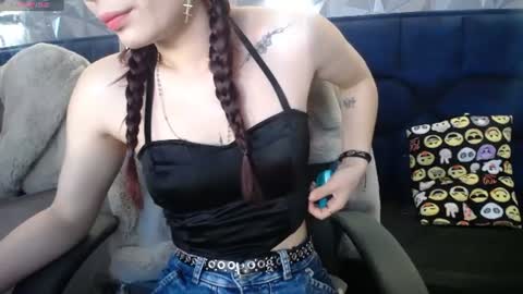Snapshot of _yuyi chatting on July 2026 11:52:01 AM Yuyi online show from July 2026 11:52:01 AM