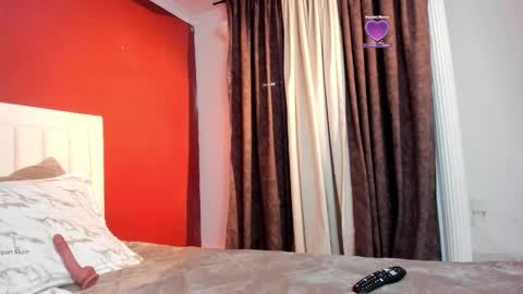 _zoe19_ online show from November 2025 11:42:02 AM