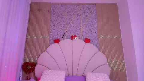 Aisha online show from March 2026 12:01:02 PM