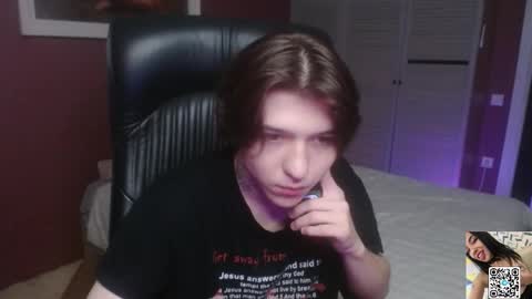 Kris Michael online show from December 2025 04:44:01 PM