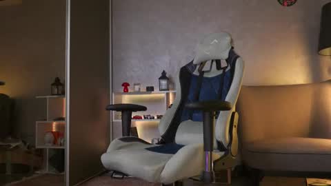 Alex online show from October 2025 08:02:02 PM