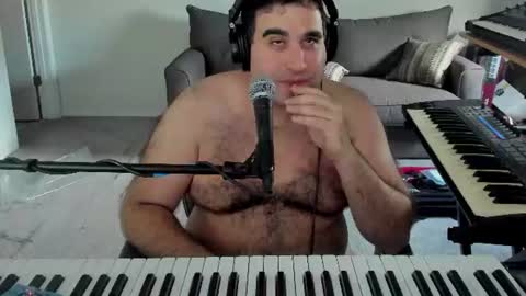 Aaron online show from July 2026 09:52:02 PM