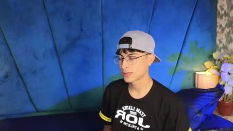 Snapshot of aaron_eze chatting on November 2025 08:25:02 PM Aaron Ezequiel online show from November 2025 08:25:02 PM