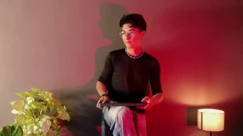 Snapshot of aaron_eze chatting on November 2025 01:39:01 AM Aaron Ezequiel online show from November 2025 01:39:01 AM