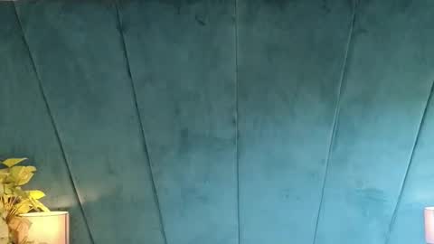 Snapshot of aaron_eze chatting on November 2025 01:04:01 PM Aaron Ezequiel online show from November 2025 01:04:01 PM