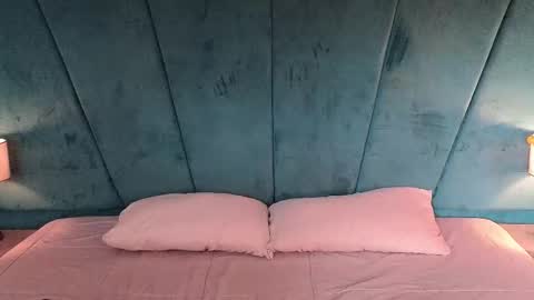 Aaron Ezequiel online show from February 2026 08:48:02 PM