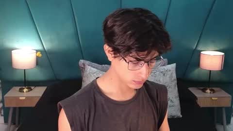 Aaron Ezequiel online show from June 2026 12:22:02 PM