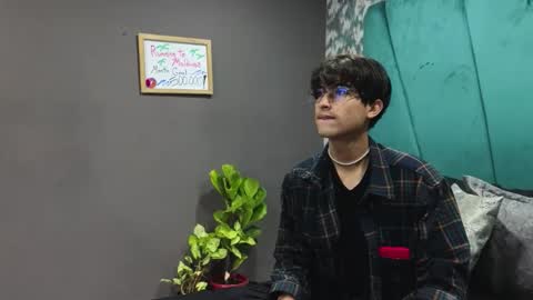 Aaron Ezequiel online show from June 2026 11:59:01 AM