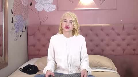 Snapshot of aaron_fordd chatting on December 2025 12:03:02 PM Aaron fordd online show from December 2025 12:03:02 PM