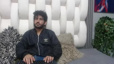 aaron_jones_1 online show from June 2026 03:18:02 AM