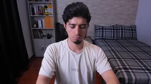 Aaron online show from December 2025 10:05:01 PM