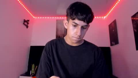 Aron online show from November 2025 07:25:02 PM