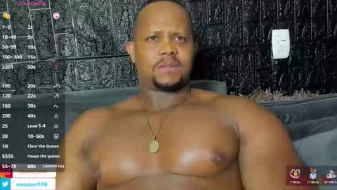 Aaron online show from November 2025 05:27:02 AM