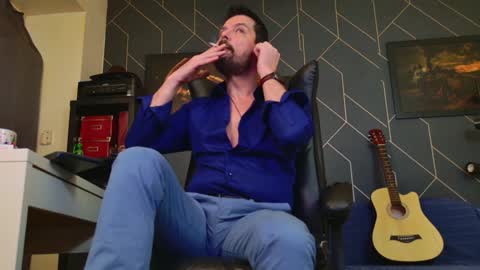 Aaron online show from January 2025 05:58:02 AM