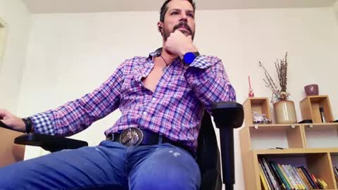 Aaron online show from April 2026 04:40:01 AM