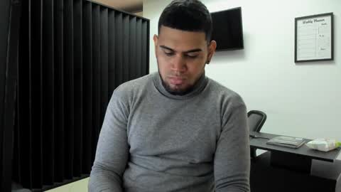 ig aaron hunter123 online show from February 2026 01:44:01 PM