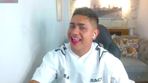 Aaron online show from September 2025 12:05:01 PM