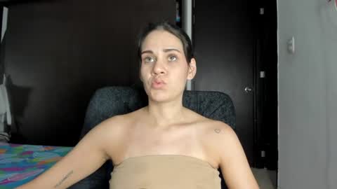 Snapshot of abby_connie chatting on July 2026 06:40:02 PM Abby Connie online show from July 2026 06:40:02 PM
