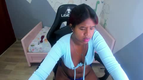 Snapshot of abby_t_ chatting on March 2025 06:43:01 AM abby online show from March 2025 06:43:01 AM