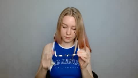 Snapshot of abbymoore__ chatting on January 2025 12:41:02 PM Abby Lovense is active online show from January 2025 12:41:02 PM