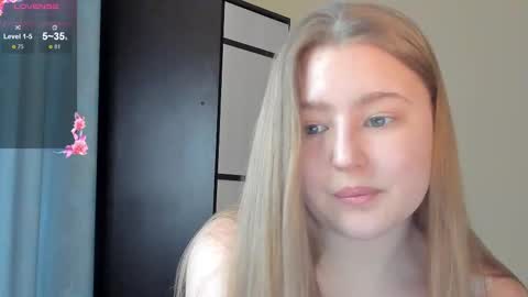 Snapshot of abbywyte chatting on March 2025 01:27:02 PM Abby    Stream at Sat  Sun  Mon  Fri online show from March 2025 01:27:02 PM