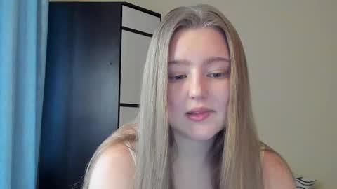 Snapshot of abbywyte chatting on March 2025 02:54:01 PM Abby    Stream at Sat  Sun  Mon  Fri online show from March 2025 02:54:01 PM