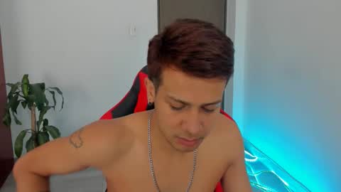 Independence model AbelAsburgo online show from January 2026 07:06:01 PM