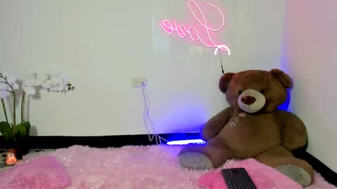  Abella and Kendra  online show from January 2025 01:13:02 AM