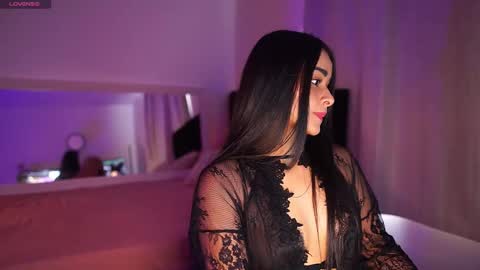 Snapshot of abigail_adamss_ chatting on November 2025 08:13:02 PM Abigail online show from November 2025 08:13:02 PM