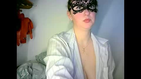 Snapshot of abigailove4u chatting on February 2025 09:54:01 PM GoldenFish online show from February 2025 09:54:01 PM