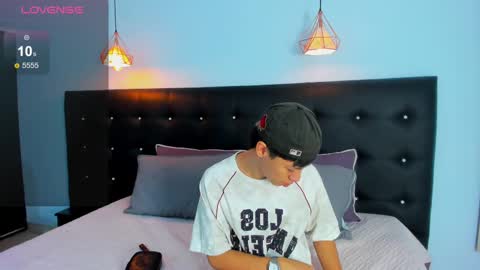 abraham_horny18 online show from November 2025 08:24:02 PM