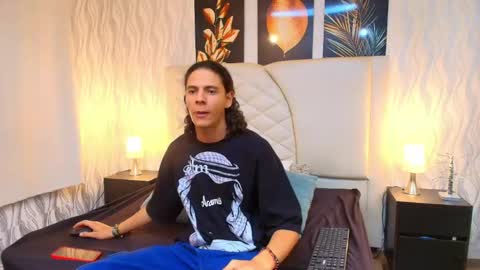 Snapshot of abravanel_sefardi chatting on April 2026 09:49:02 PM Abrovanel online show from April 2026 09:49:02 PM