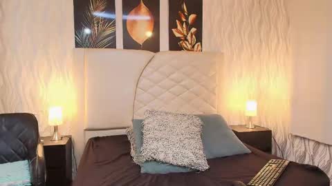 Snapshot of abravanel_sefardi chatting on May 2026 10:04:01 PM Abrovanel online show from May 2026 10:04:01 PM