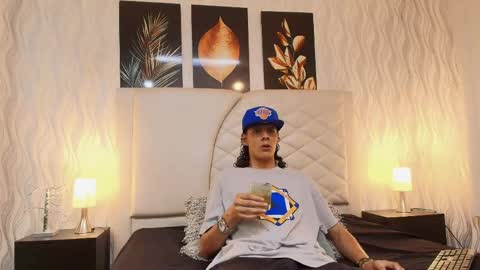 Snapshot of abravanel_sefardi chatting on May 2026 09:56:02 PM Abrovanel online show from May 2026 09:56:02 PM
